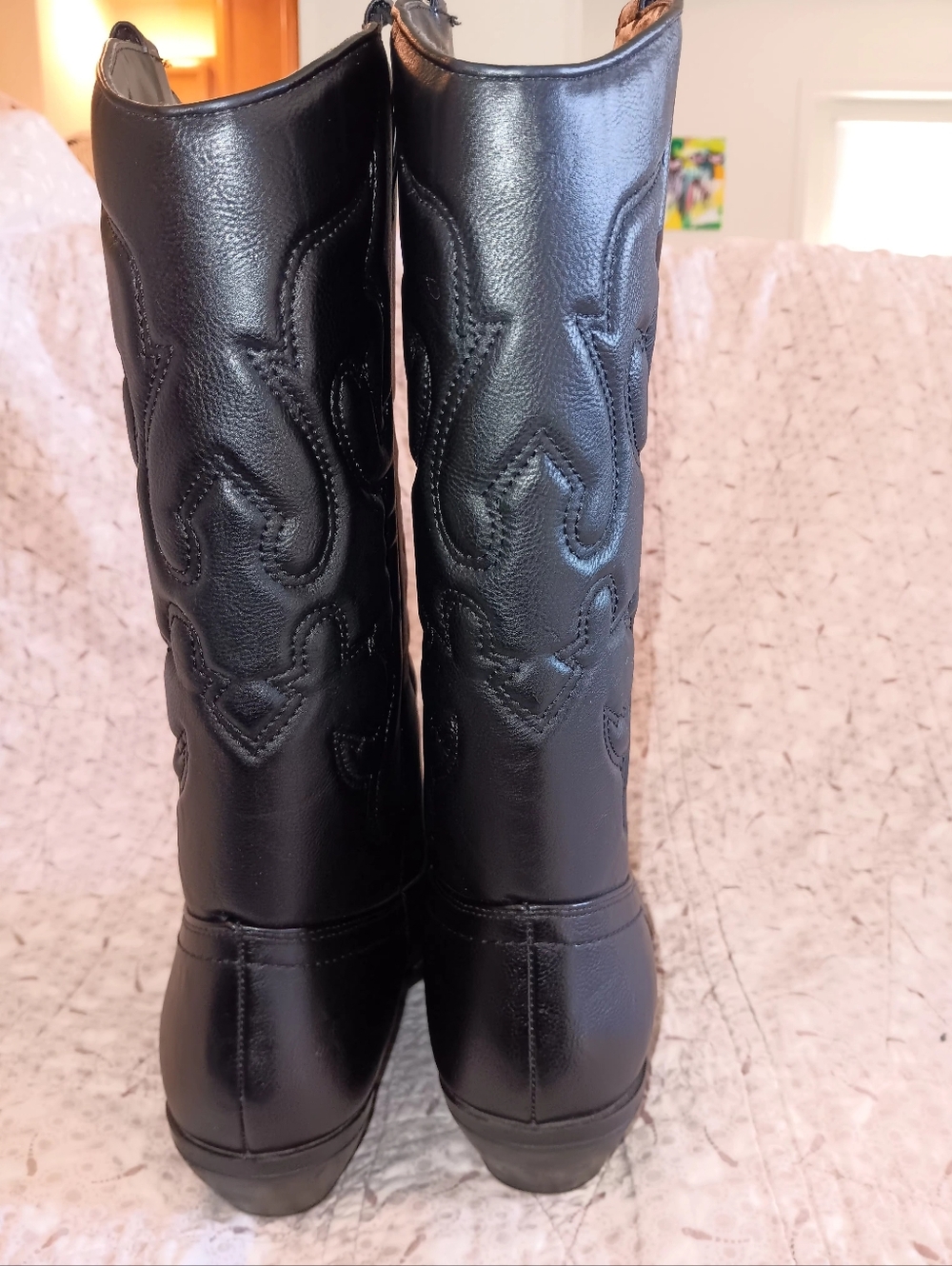 Classic Black Women's Western Boots - Picture 4 of 5